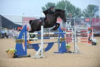 Bex Mason wins the Equitop Myoplast Senior Foxhunter Second Round at Weston Lawns 